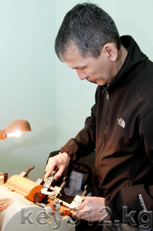 изготовление ключей авто, сейфы и т. д. Бишкек